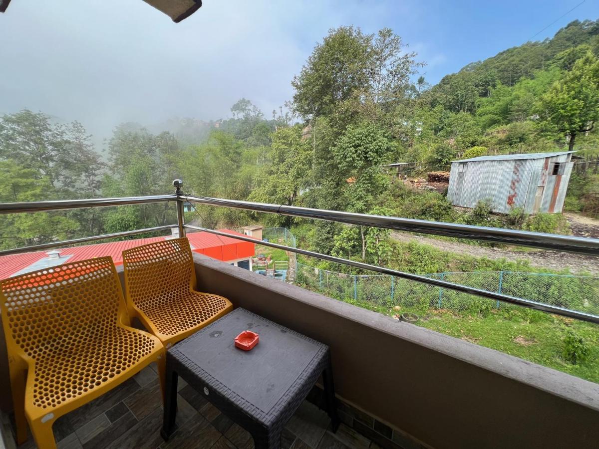 Hotel Village View נגאקוט מראה חיצוני תמונה