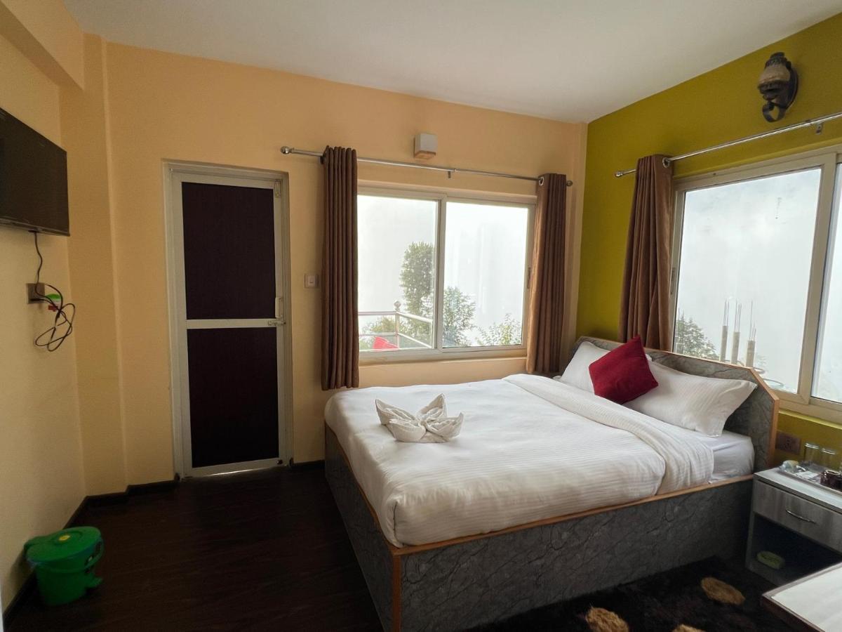 Hotel Village View נגאקוט מראה חיצוני תמונה