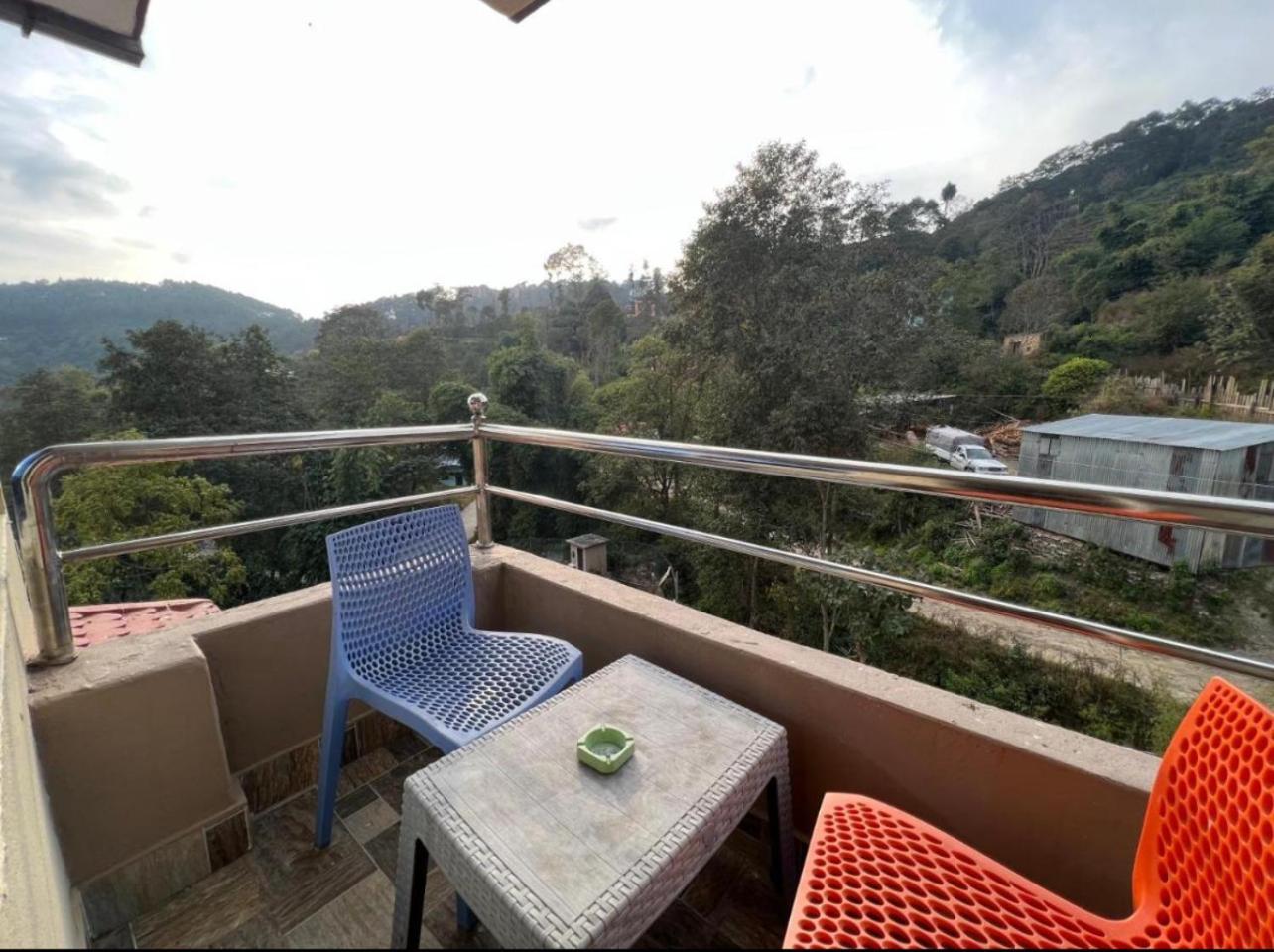 Hotel Village View נגאקוט מראה חיצוני תמונה