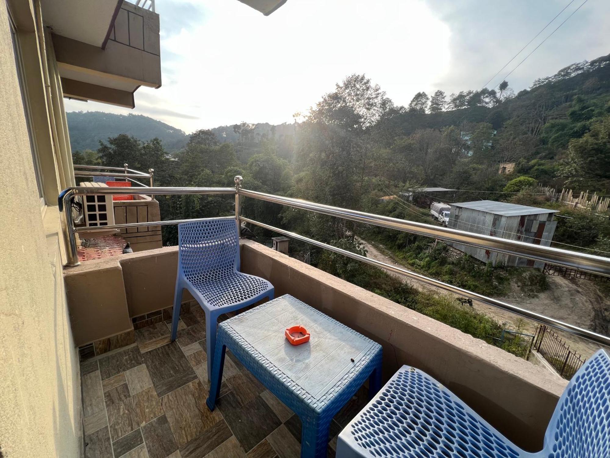 Hotel Village View נגאקוט מראה חיצוני תמונה