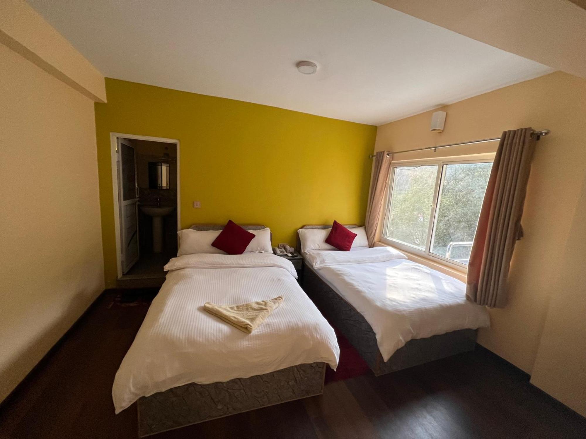 Hotel Village View נגאקוט מראה חיצוני תמונה