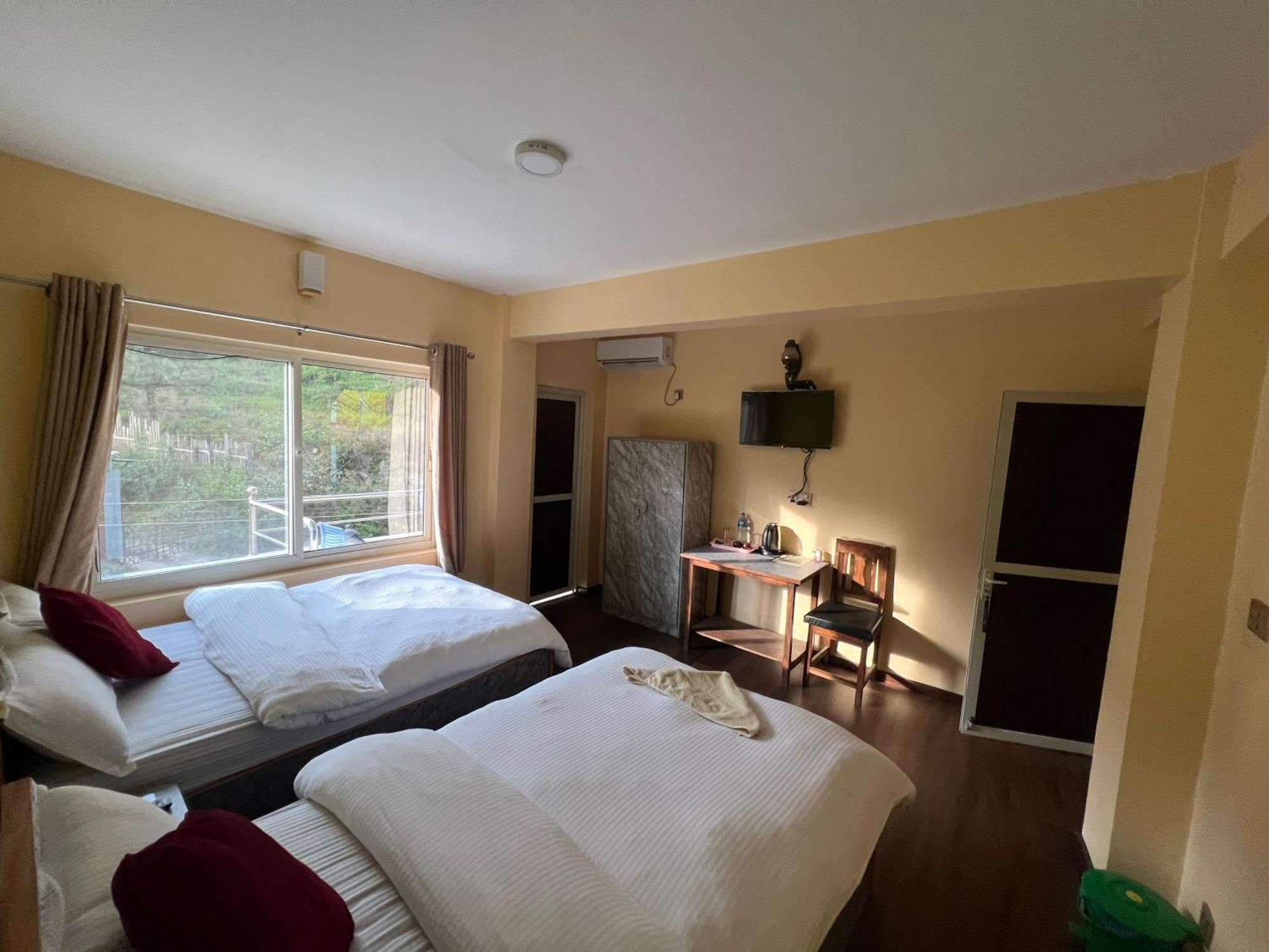 Hotel Village View נגאקוט מראה חיצוני תמונה