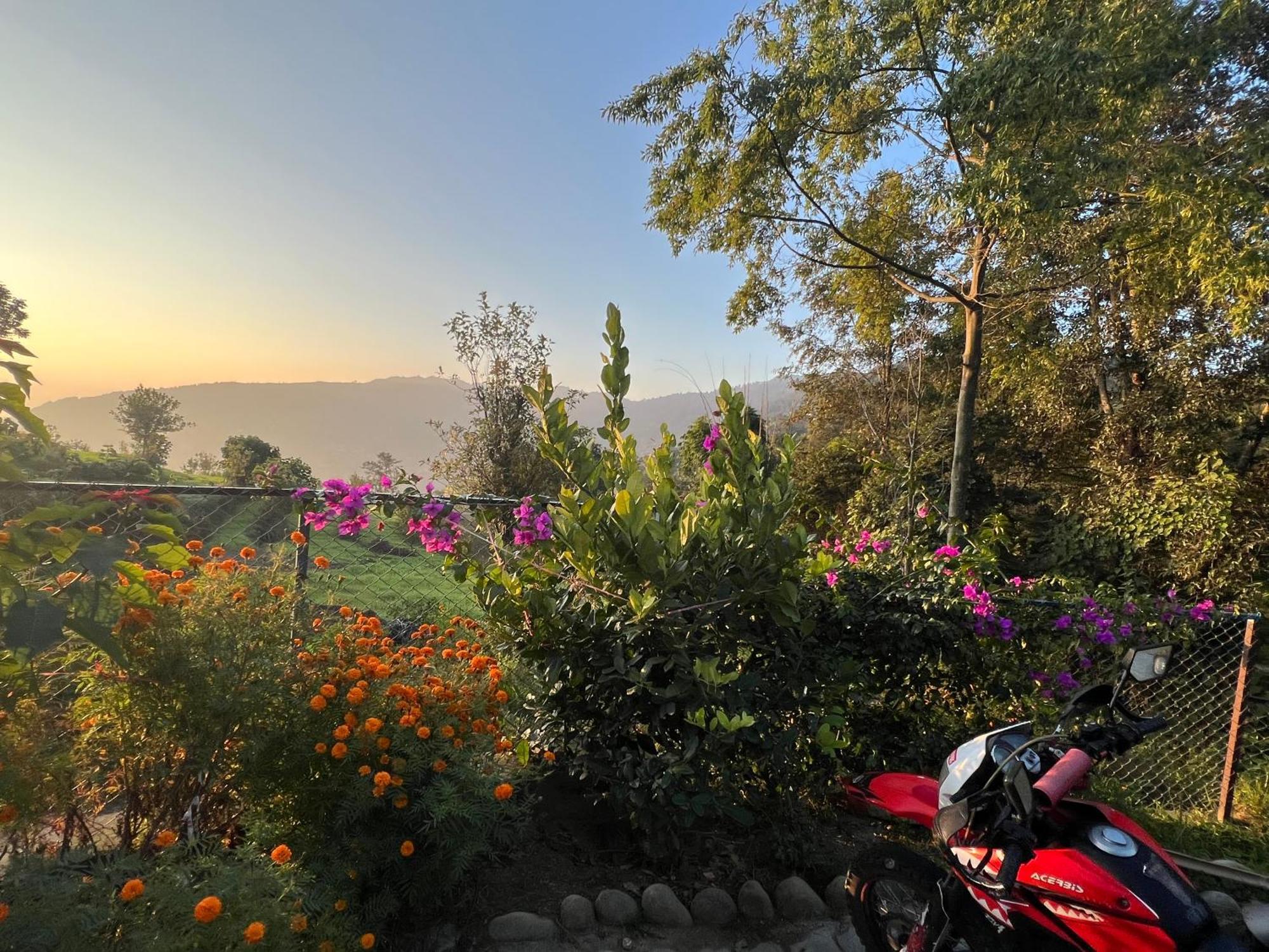 Hotel Village View נגאקוט מראה חיצוני תמונה
