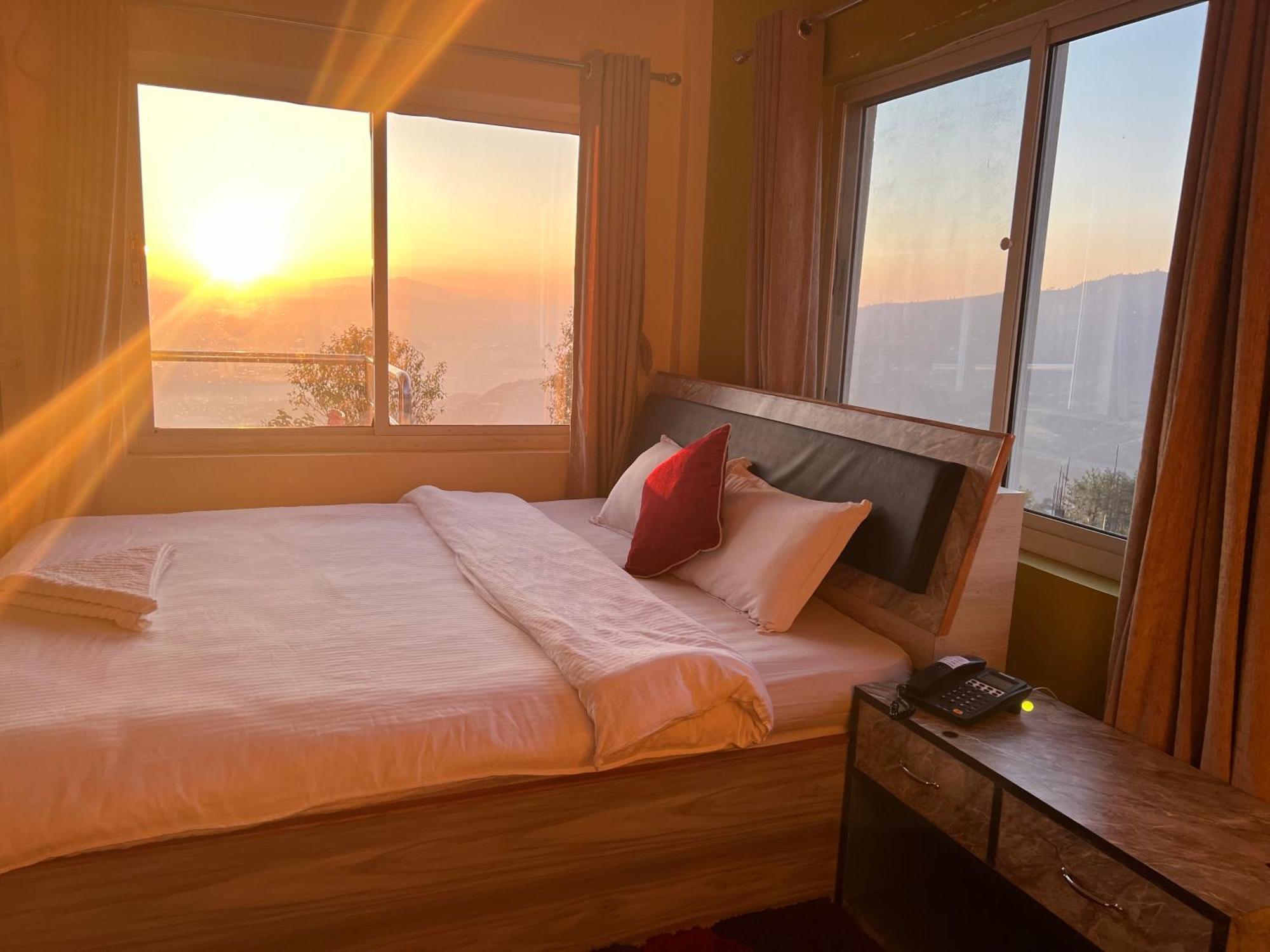 Hotel Village View נגאקוט מראה חיצוני תמונה