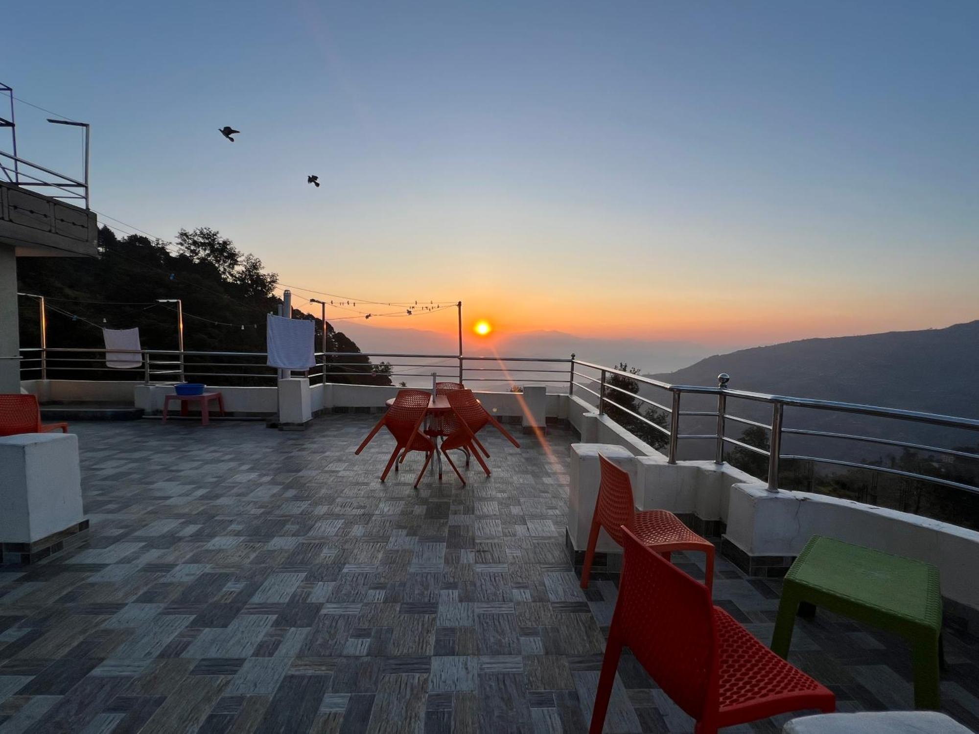 Hotel Village View נגאקוט מראה חיצוני תמונה