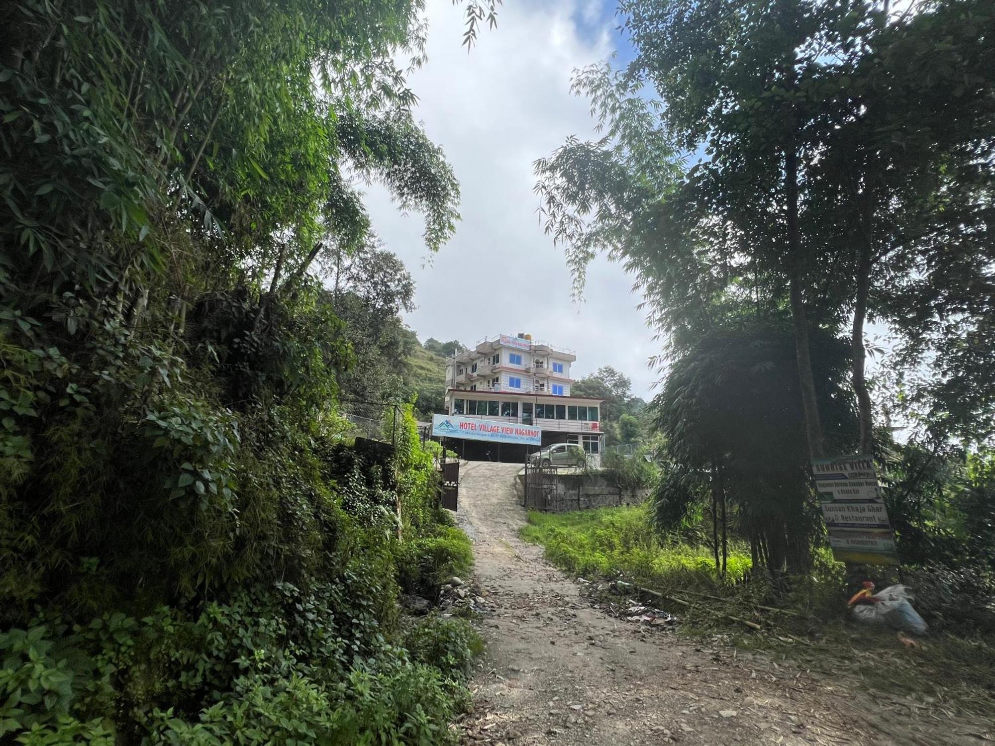 Hotel Village View נגאקוט מראה חיצוני תמונה