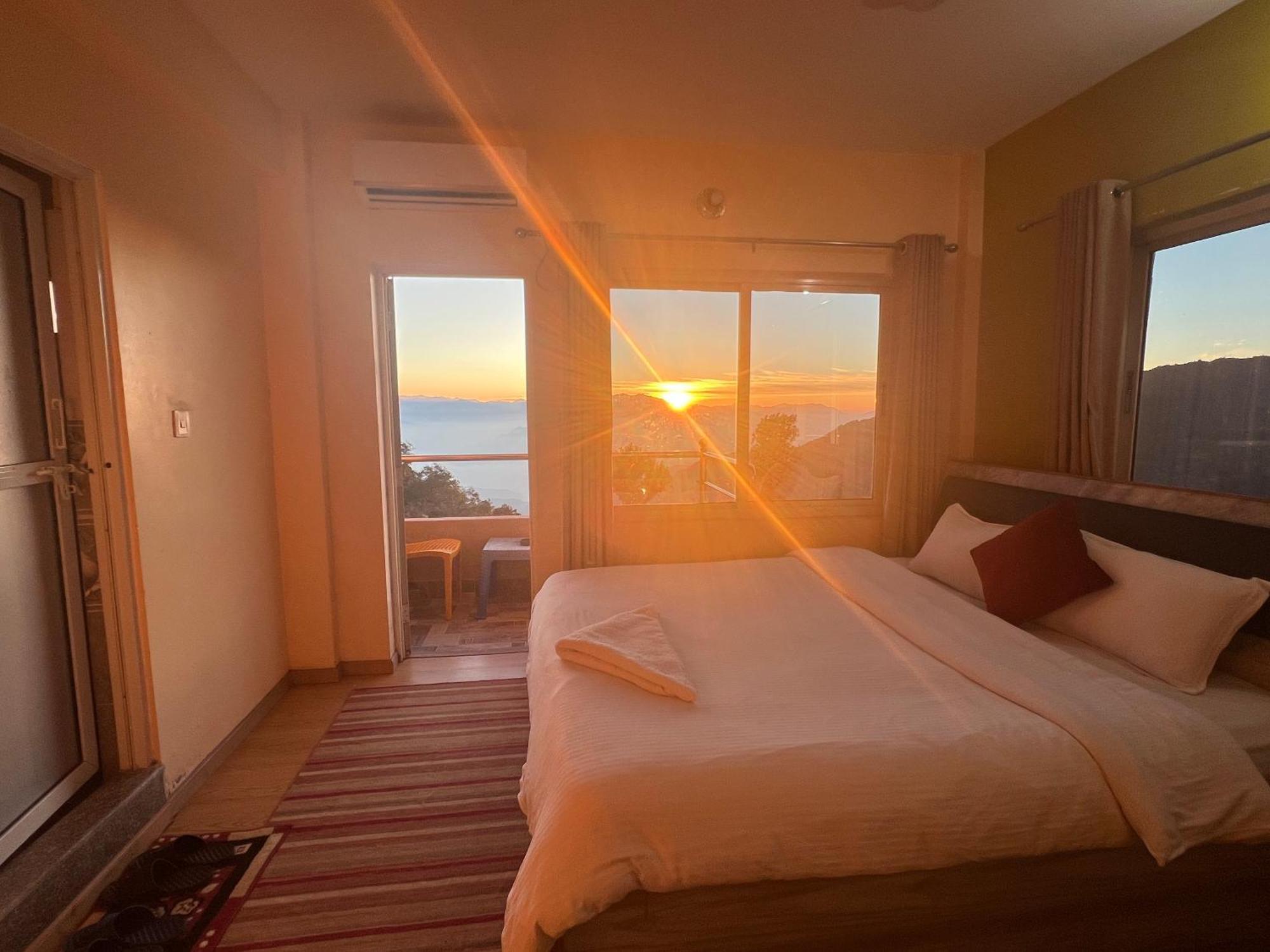 Hotel Village View נגאקוט מראה חיצוני תמונה